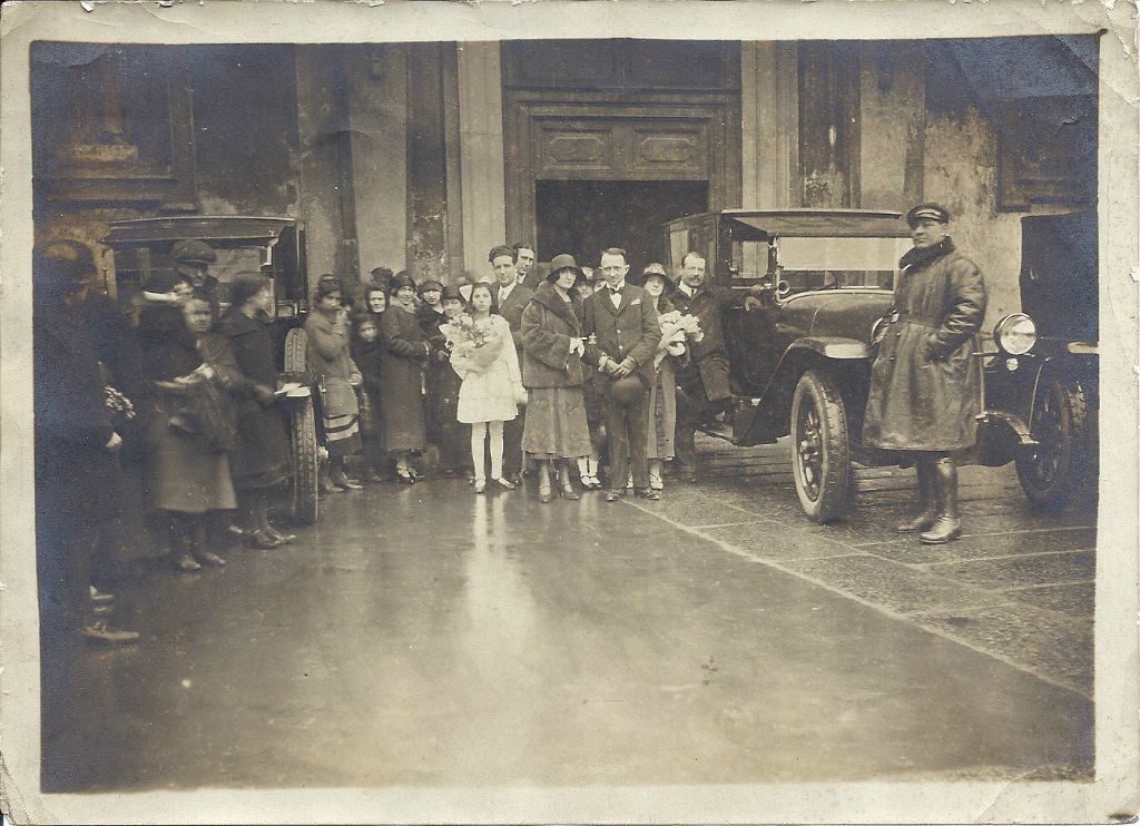 1913